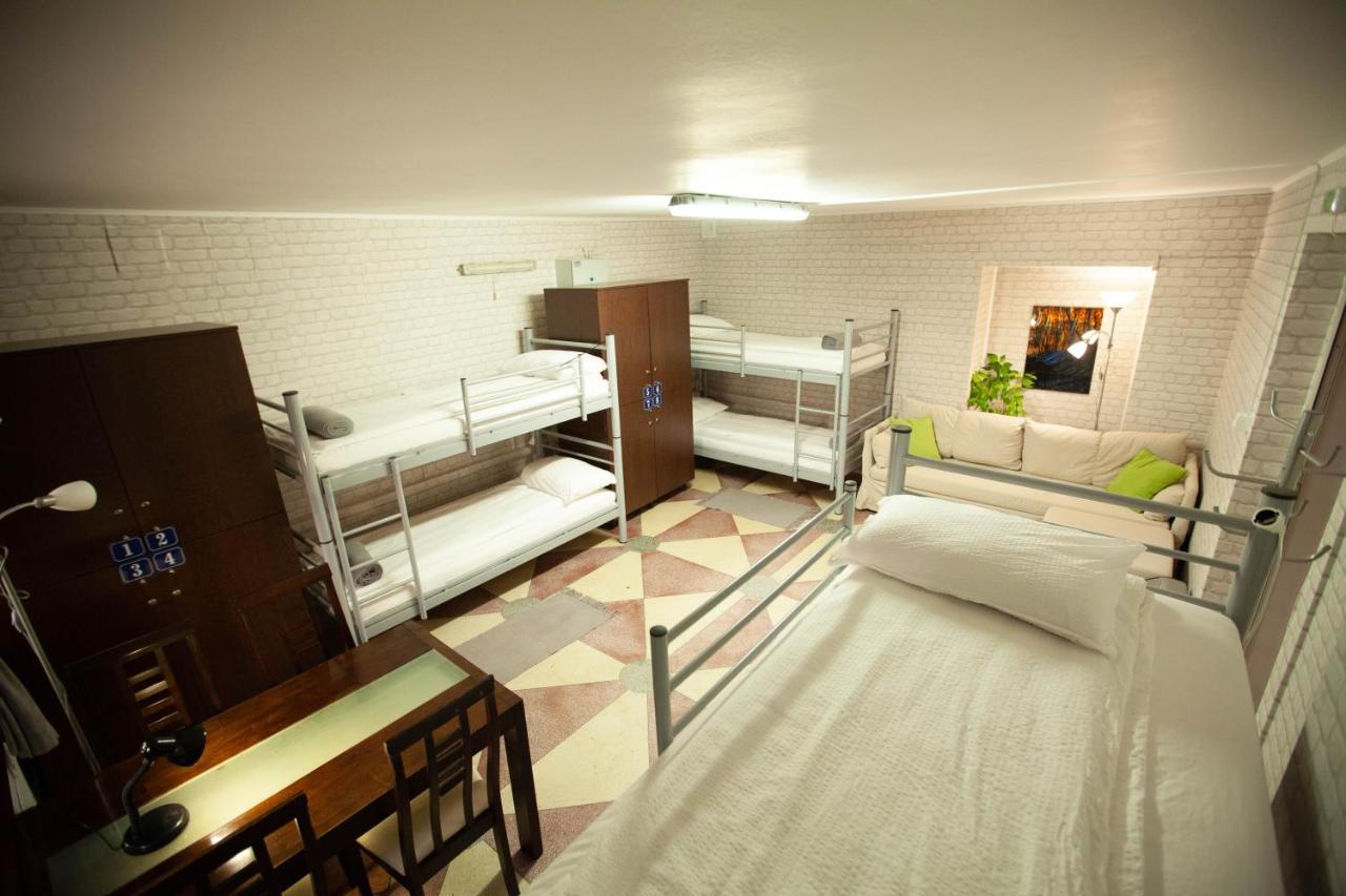 Eminem Central Guesthouse Oradea Extérieur photo