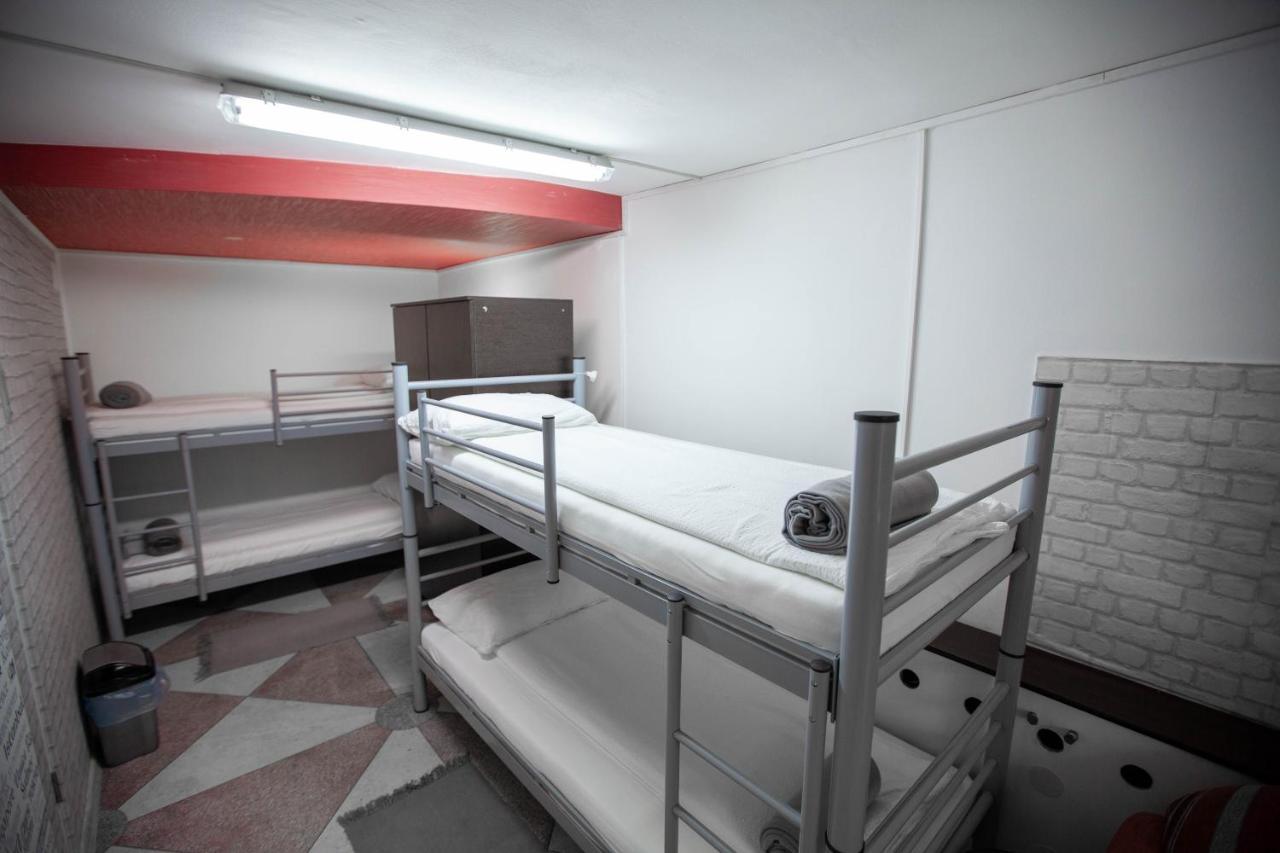 Eminem Central Guesthouse Oradea Extérieur photo
