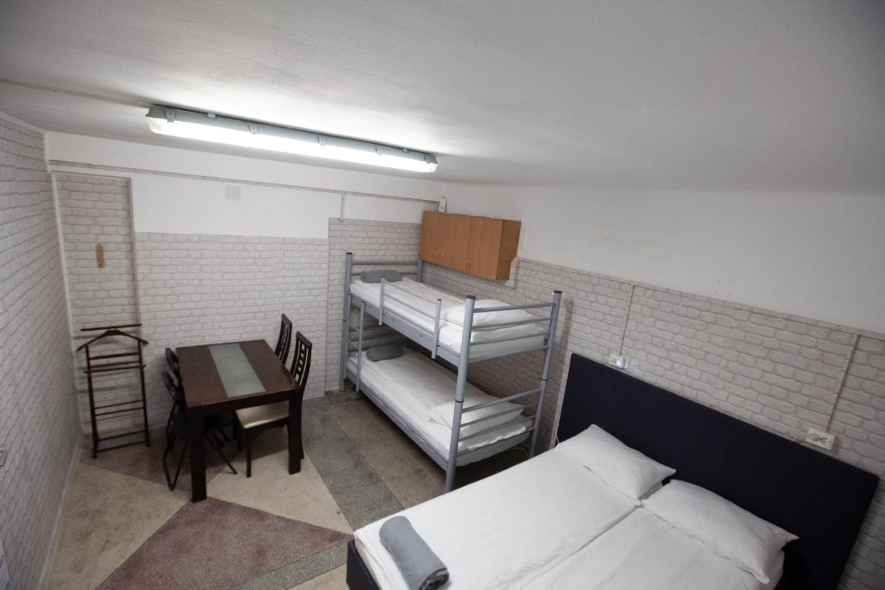 Eminem Central Guesthouse Oradea Extérieur photo