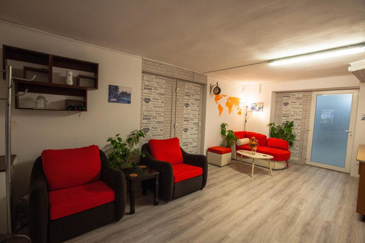 Eminem Central Guesthouse Oradea Extérieur photo