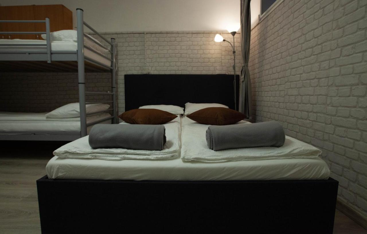 Eminem Central Guesthouse Oradea Extérieur photo