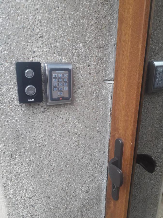 Eminem Central Guesthouse Oradea Extérieur photo